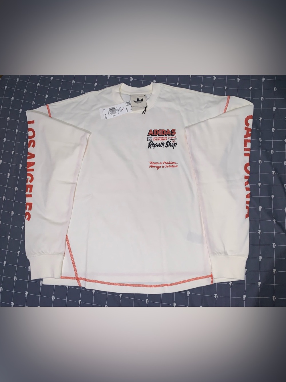 Adidas Wilshire Long Sleeve T-Shirt JX6142 Size: Small